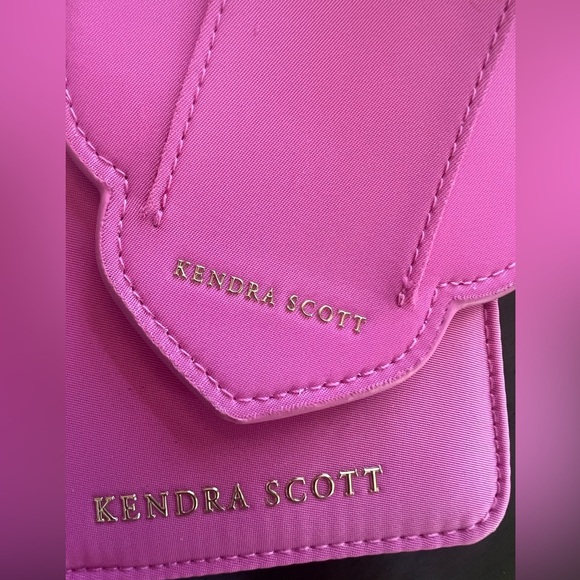 Kendra Scott Luggage Tag and Passport Holder in Pink NWT - Picture 3 of 8